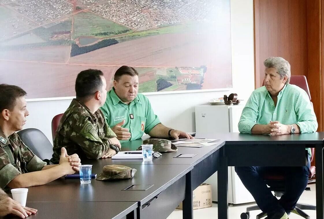 Imagem de compartilhamento para o artigo Chapadão do Sul mobiliza Exército em ‘guerra’ contra a dengue da MS Todo dia